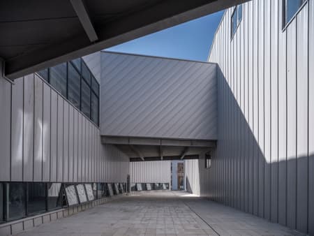 Yue & Yue: Yue Art Museum + Yue Equestrian Hall